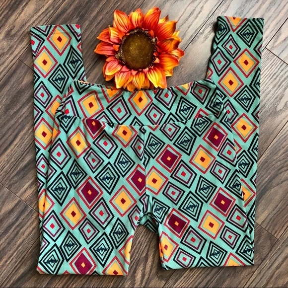 🦋B2G1🦋LuLaRoe Halloween Bats & Diamond Leggings | ONE SIZE | - Picture 1 of 5